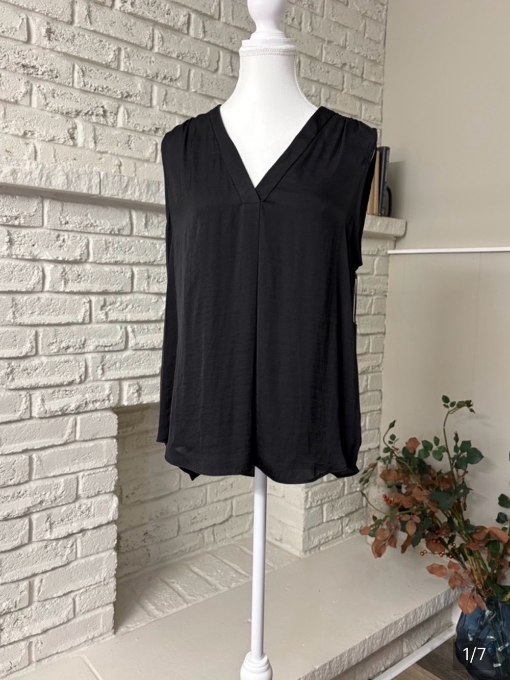 Vince Camuto Black NWT Black V-Neck Sleeveless Draped Blouse Size Medium